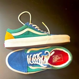 Very good condition size 7 Old skool Vans